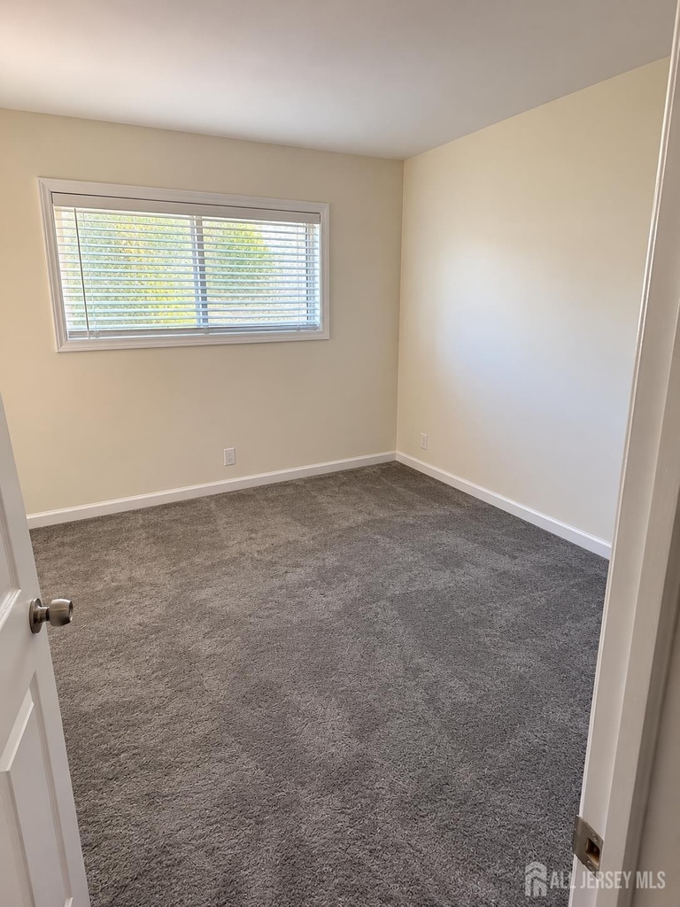 10 Comstock Road - Photo 5