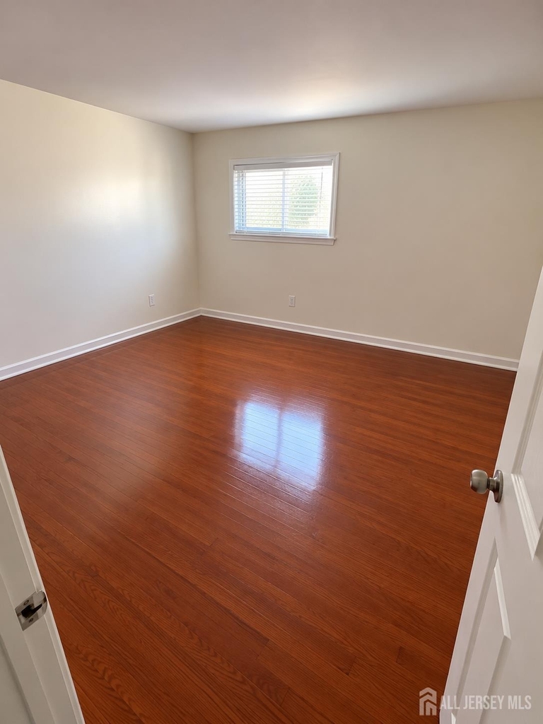 10 Comstock Road - Photo 4