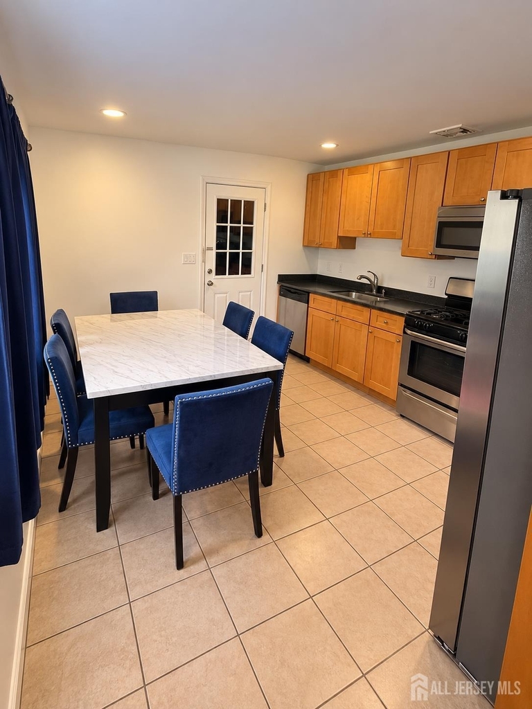 10 Comstock Road - Photo 3