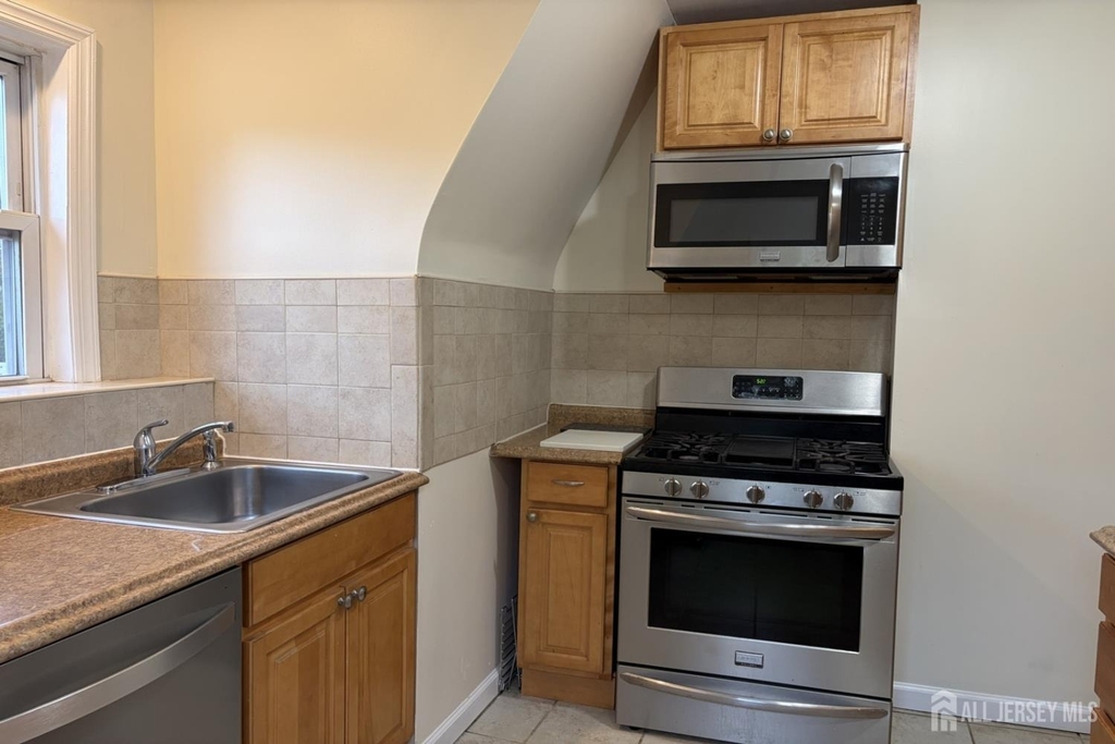 301 Penfield Place - Photo 8