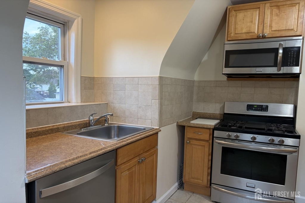 301 Penfield Place - Photo 9