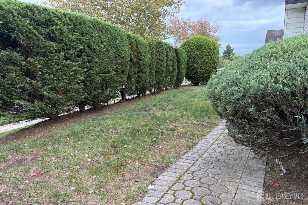 301 Penfield Place - Photo 1
