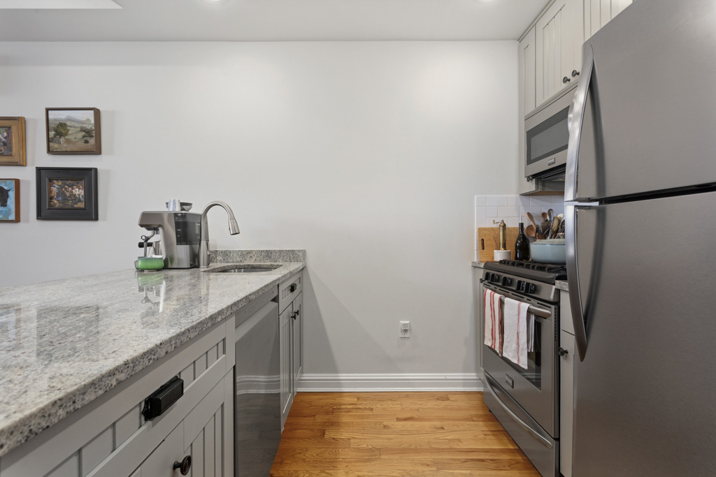 36 Conselyea Street - Photo 4