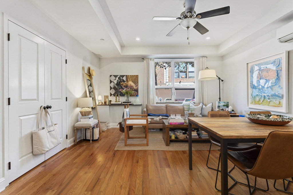 36 Conselyea Street - Photo 2