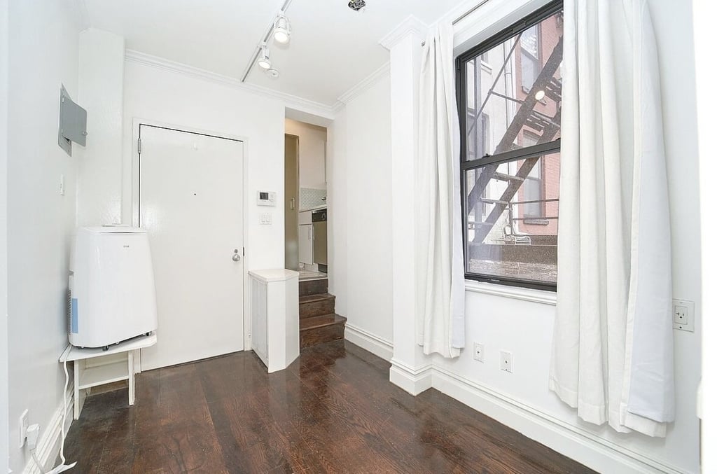 102 Greenwich Avenue - Photo 0