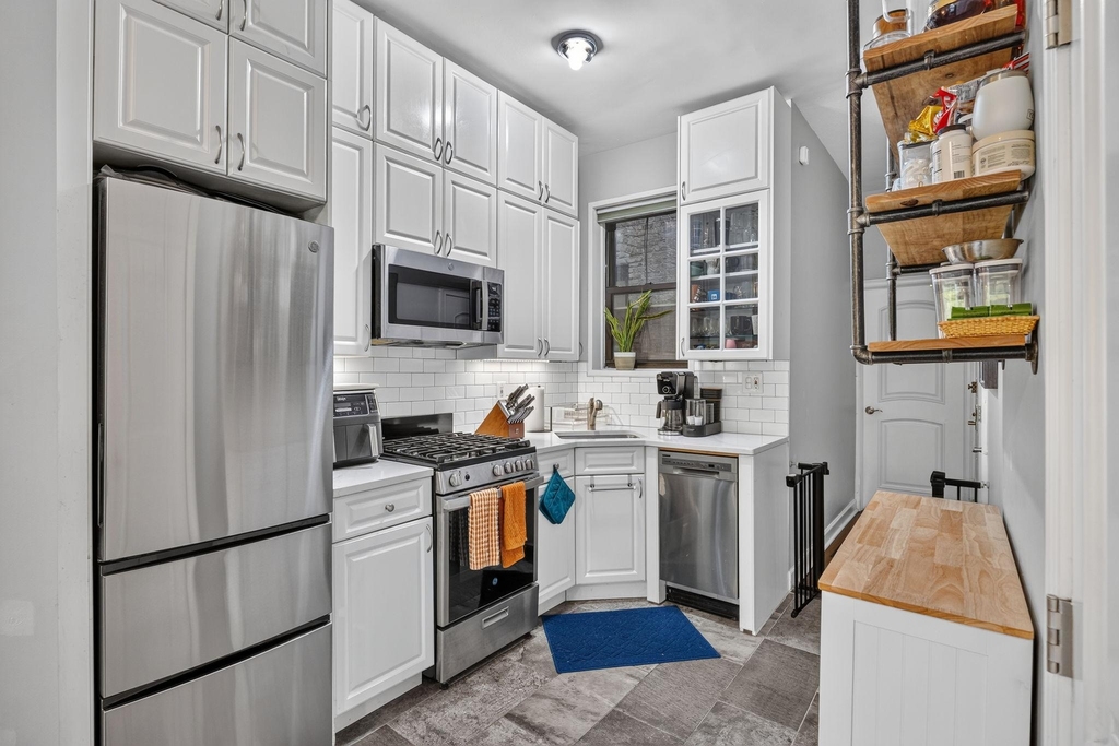 444 E 87th Street - Photo 2