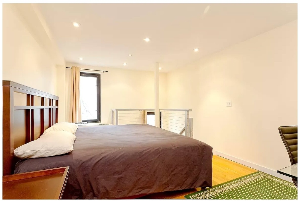 215 E 81st Street - Photo 2