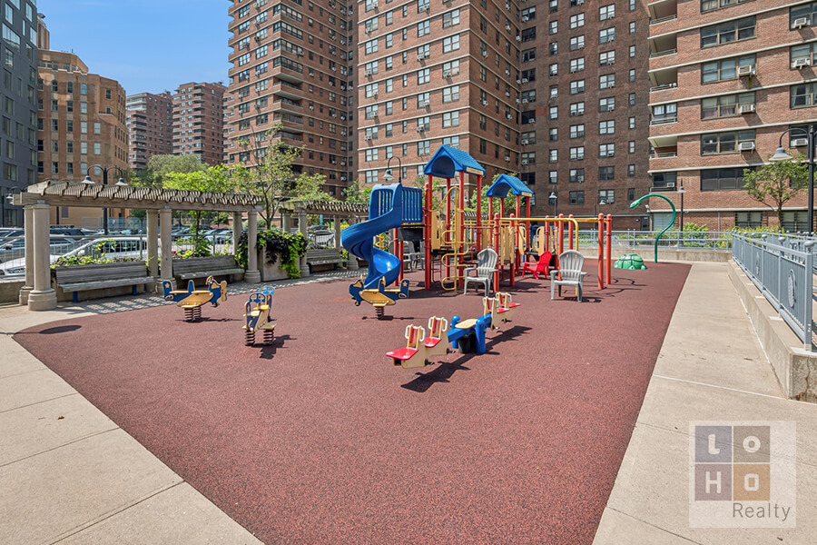 415 Grand Street - Photo 18
