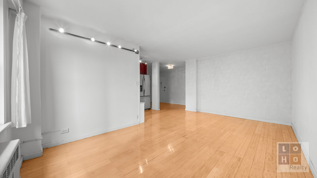 415 Grand Street - Photo 6