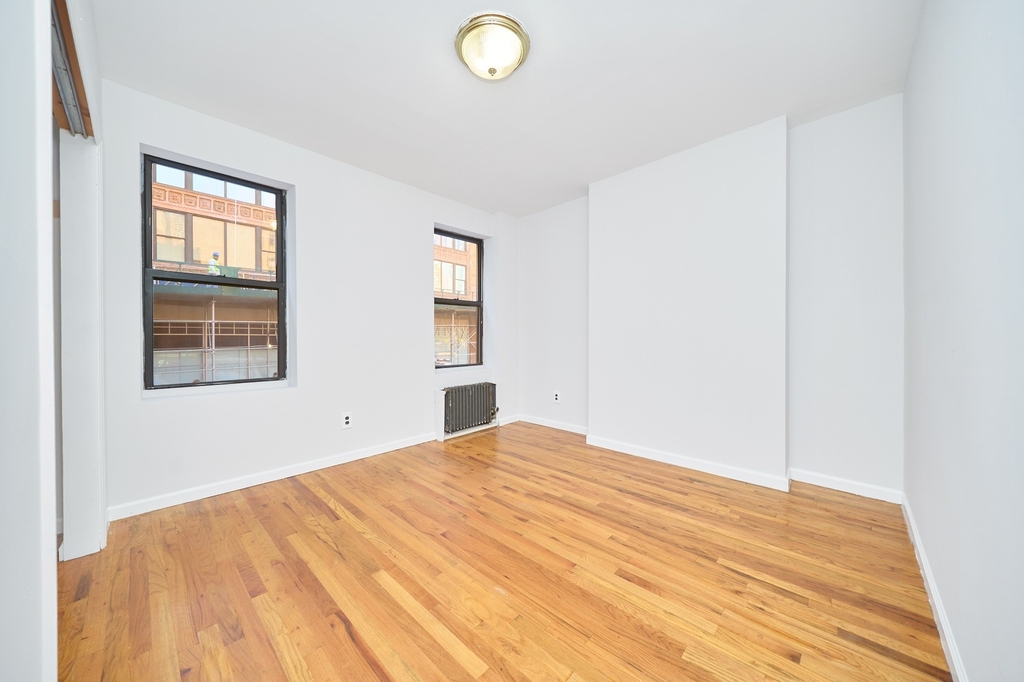369 W 35th Street - Photo 4