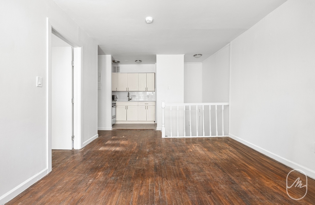 313 W 29th Street - Photo 5