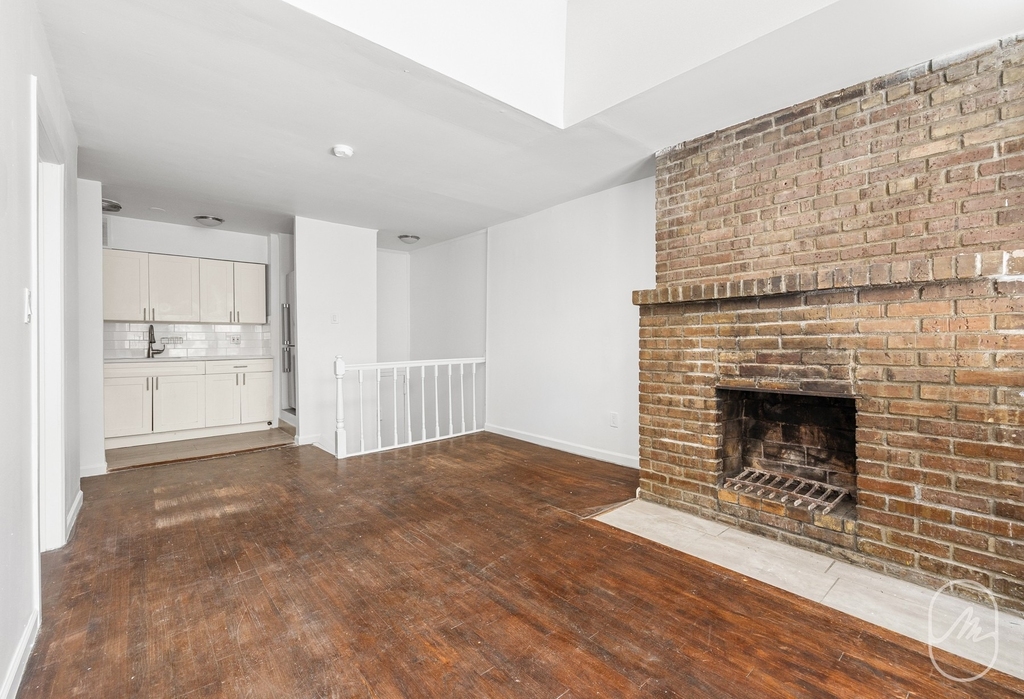 313 W 29th Street - Photo 4