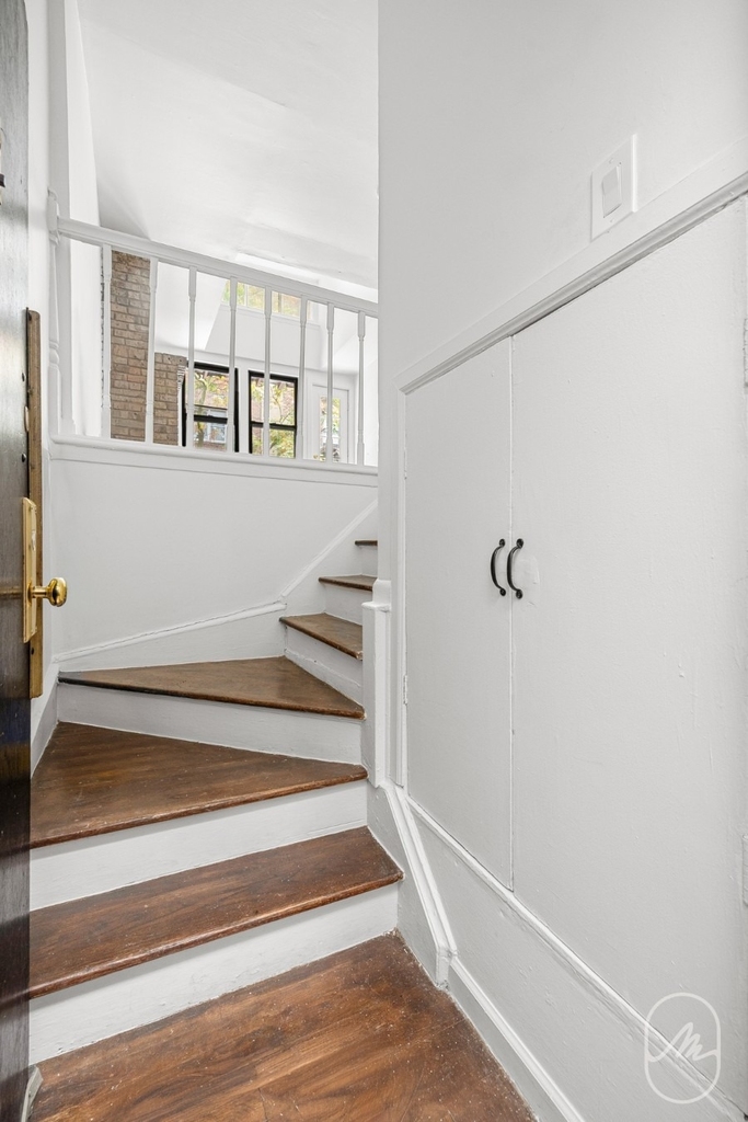 313 W 29th Street - Photo 11