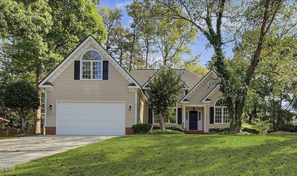 208 Hickory Glen Lane - Photo 0