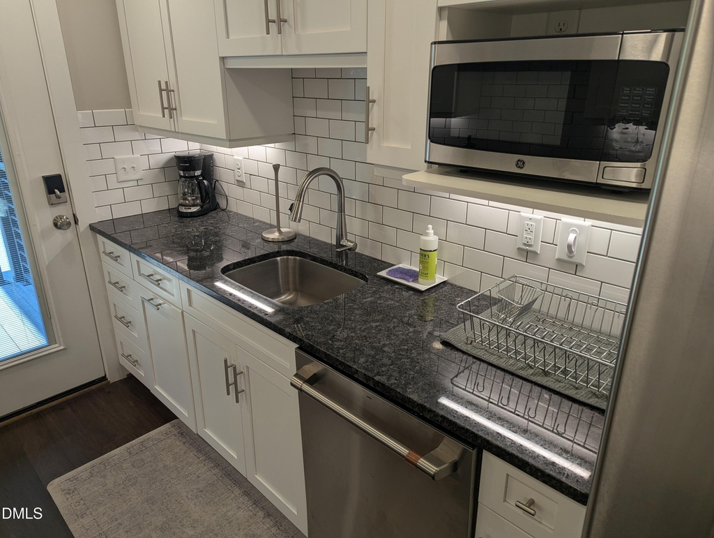 144 E Tryon Street - Photo 3