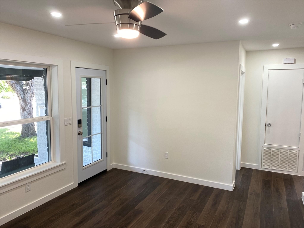 1909 Frazier Ave - Photo 2