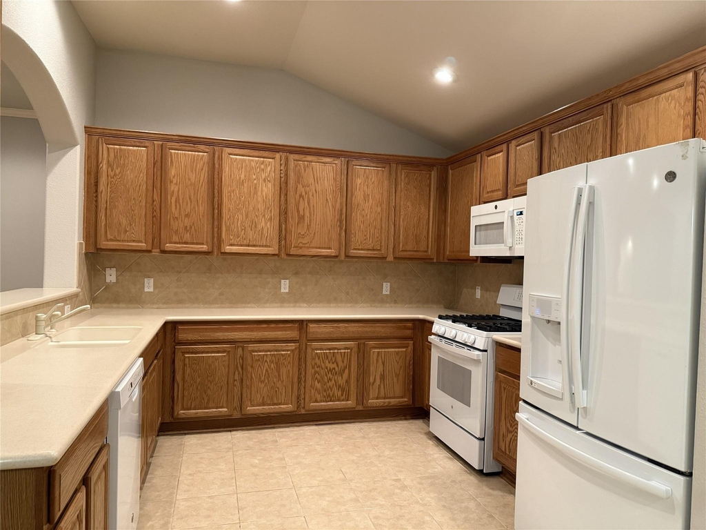 1606 Discovery Blvd - Photo 3