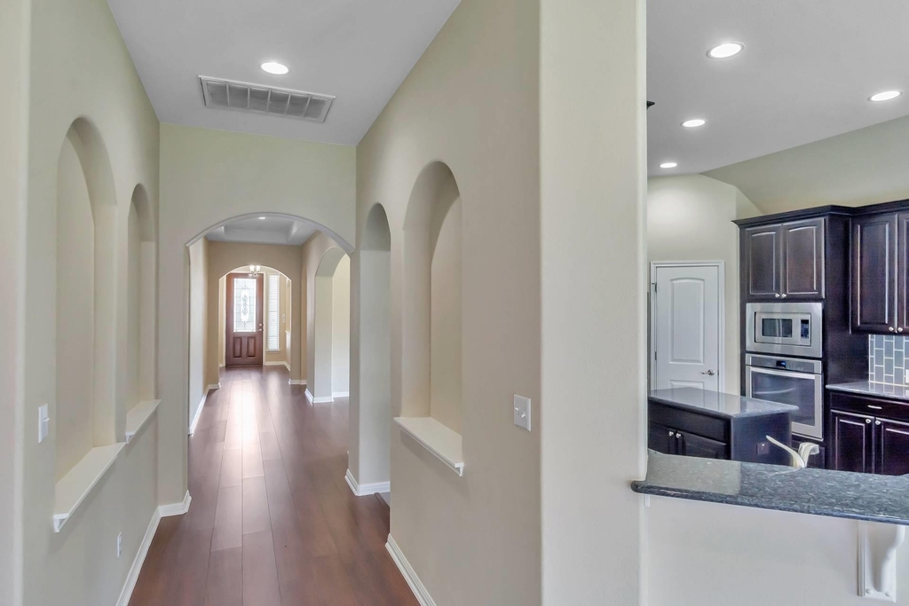 101 Dasher Dr - Photo 2