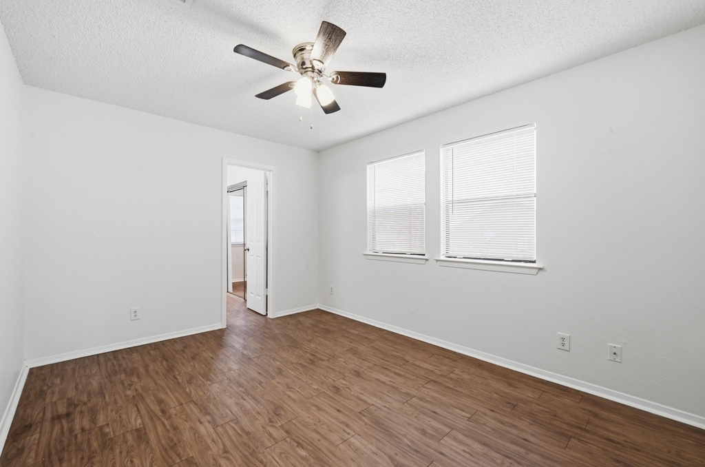 2608 Garrettson Dr - Photo 11