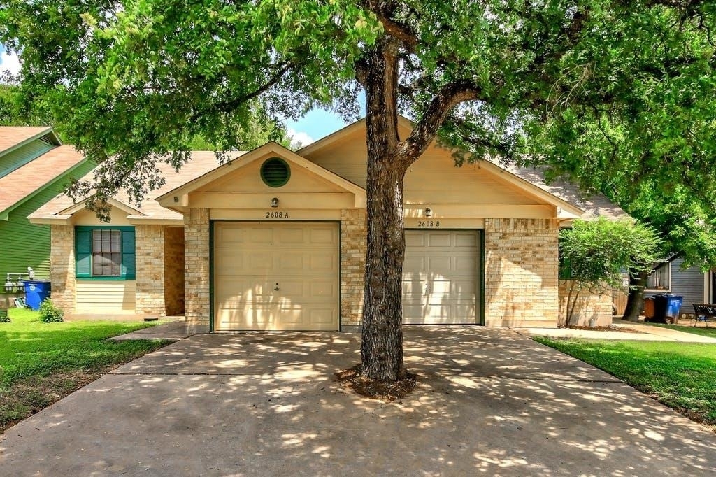 2608 Garrettson Dr - Photo 2