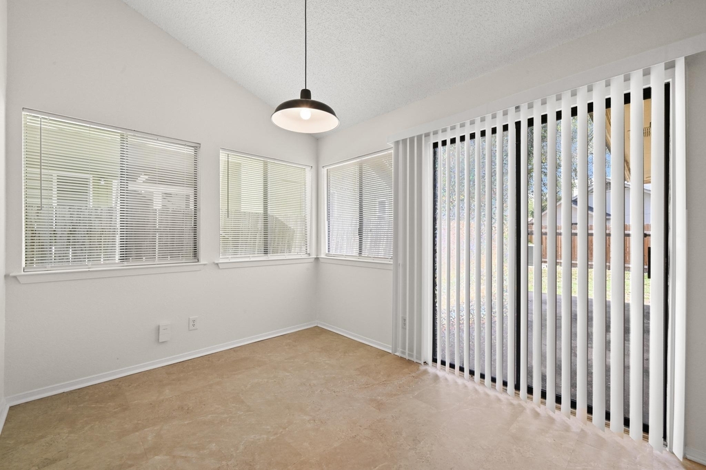 2608 Garrettson Dr - Photo 8