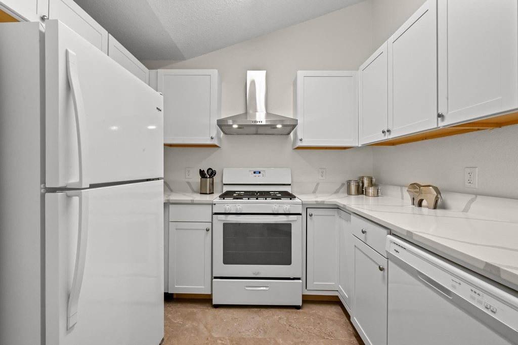 2608 Garrettson Dr - Photo 10