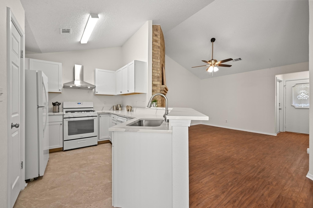2608 Garrettson Dr - Photo 9
