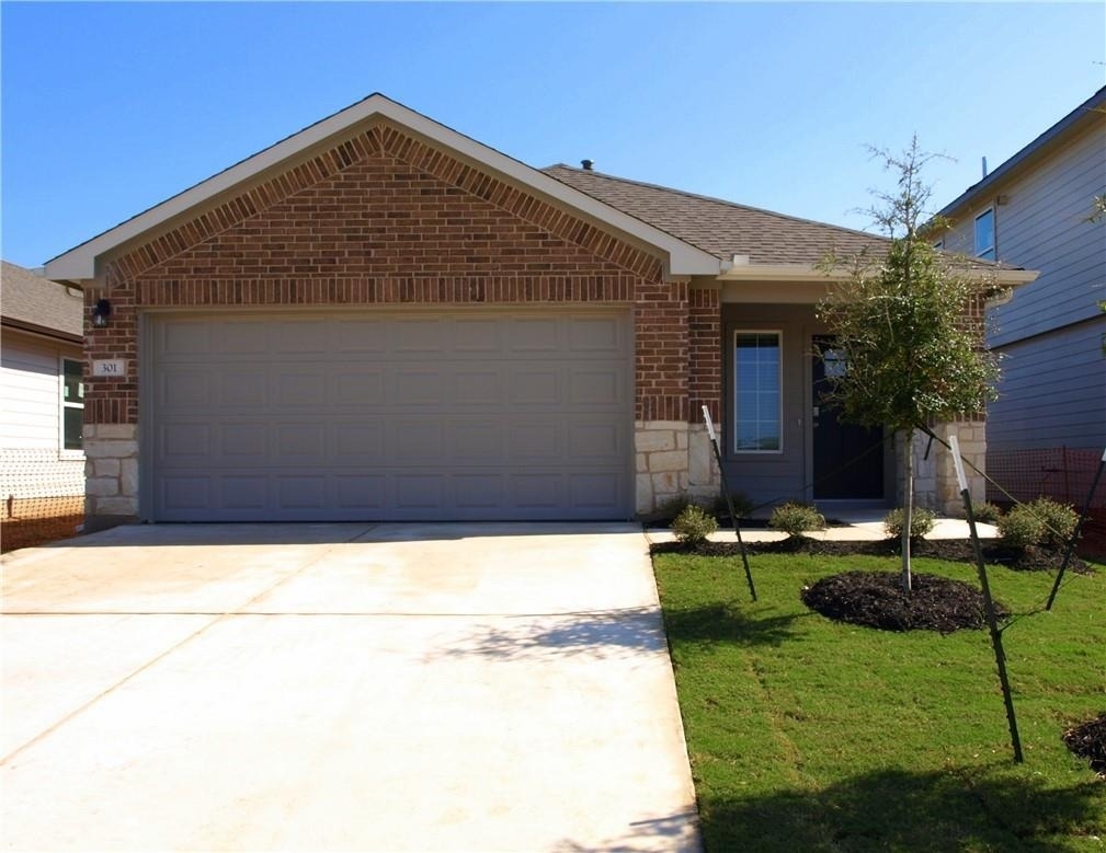 301 Hamilton Pool Ln - Photo 0