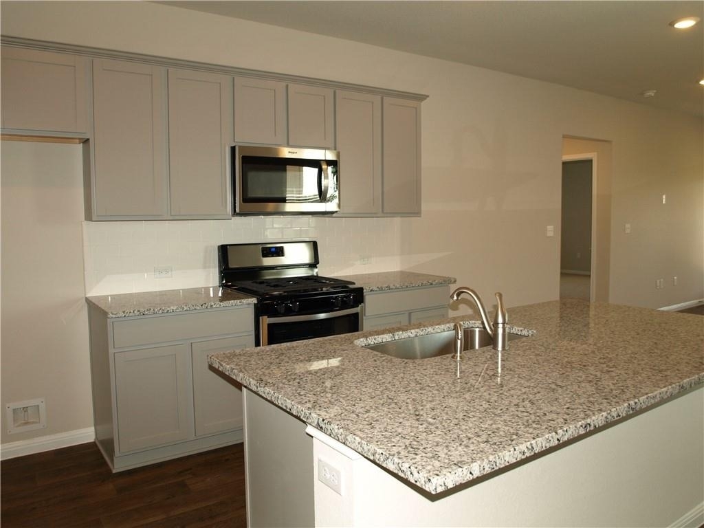 301 Hamilton Pool Ln - Photo 3