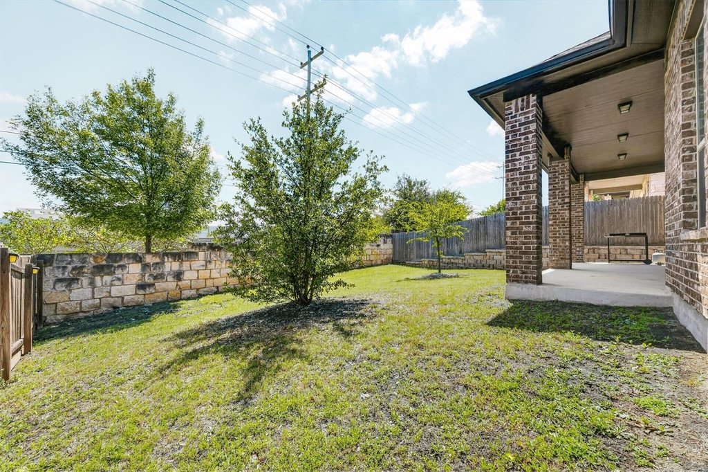 810 Clearwell St - Photo 34
