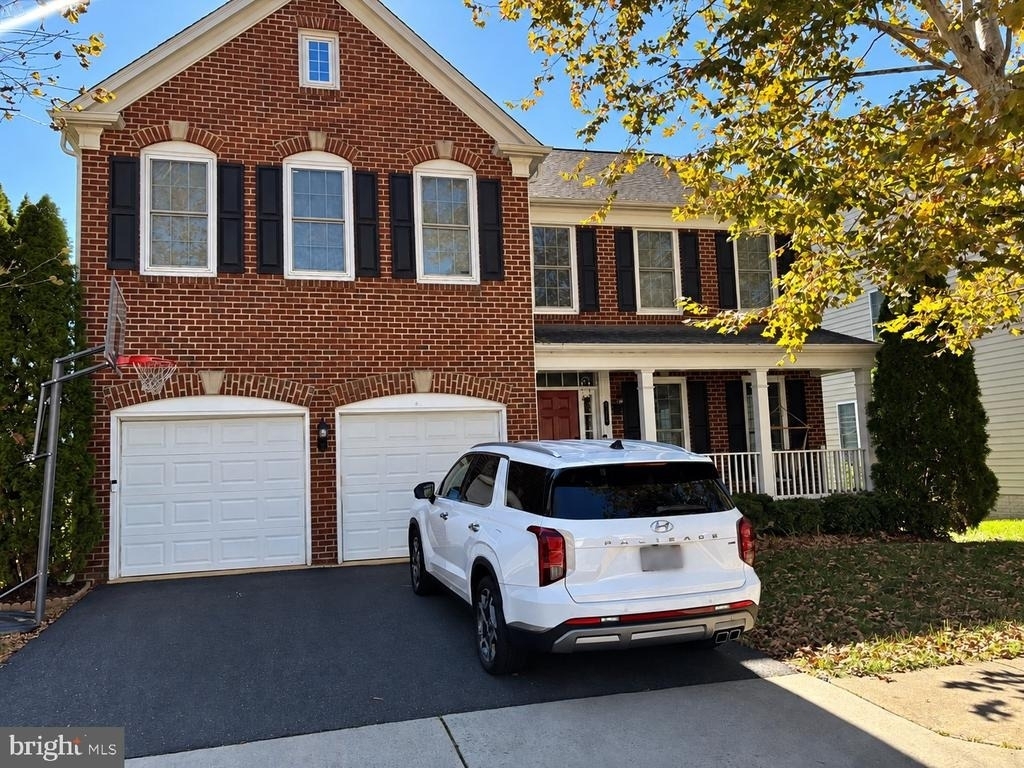 42815 Ravenglass Drive - Photo 0
