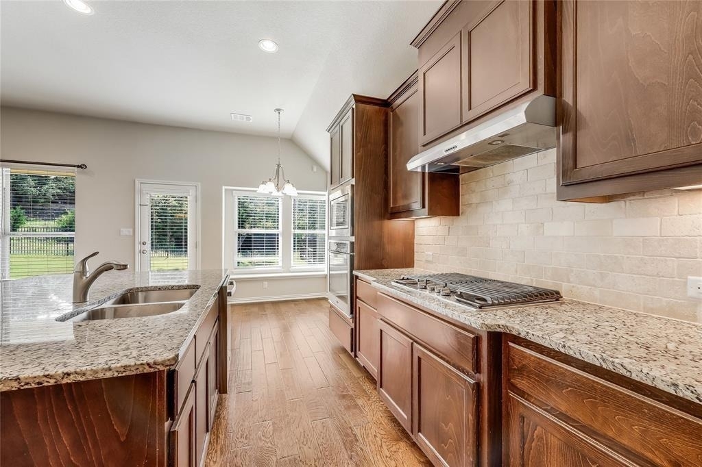 931 Catalina Ln - Photo 2