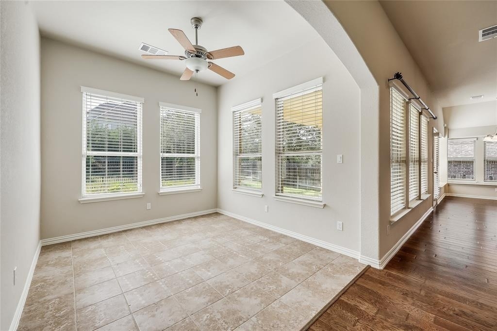 931 Catalina Ln - Photo 11