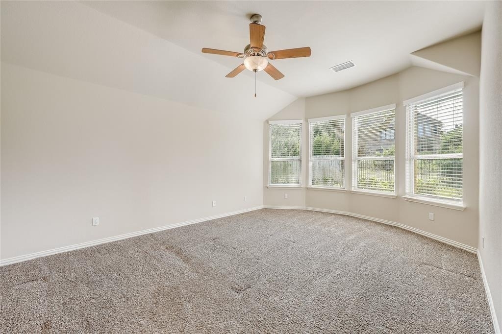 931 Catalina Ln - Photo 3