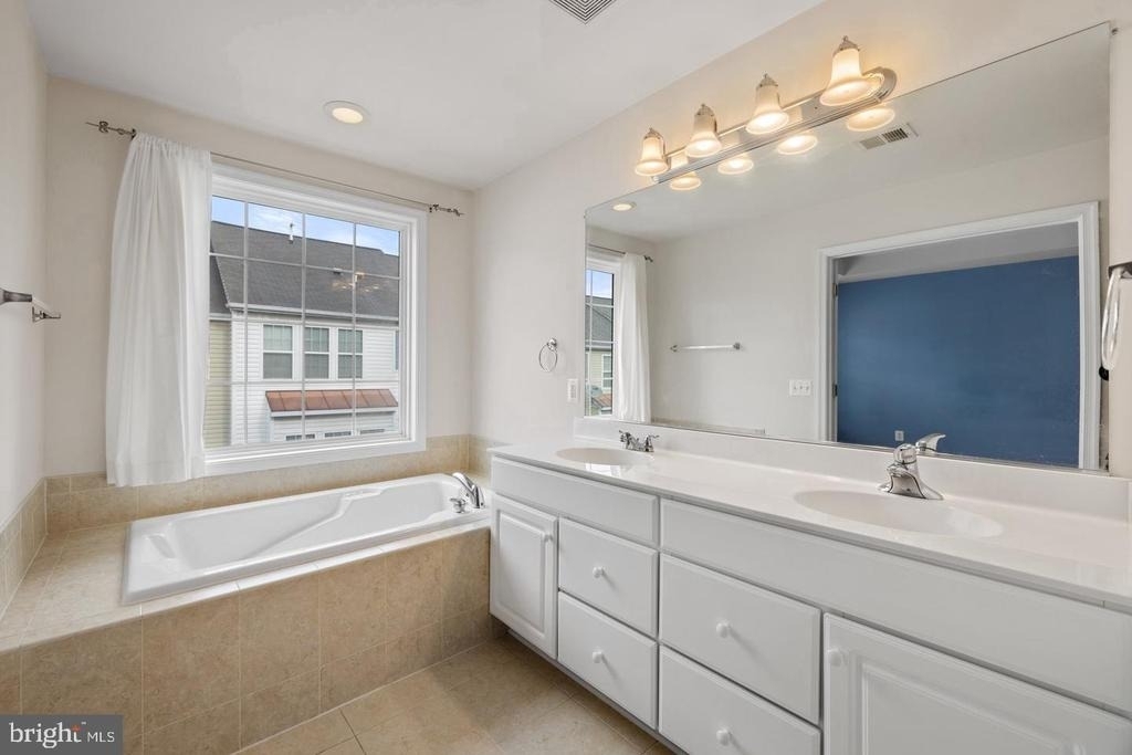 5106 Village Fountain Place - Photo 15