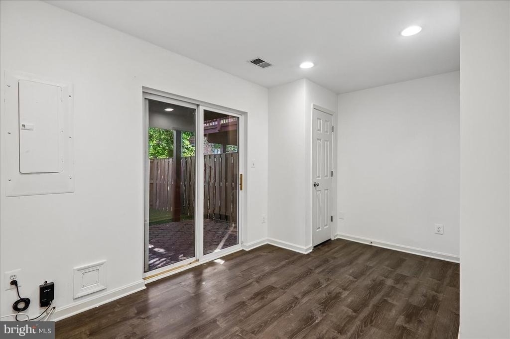 8515 Towne Manor Court - Photo 12