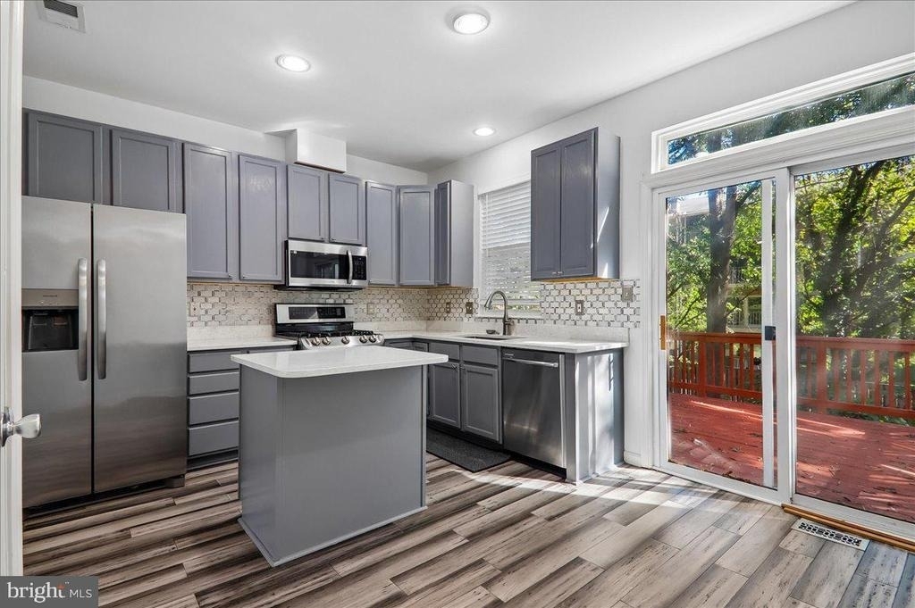 8515 Towne Manor Court - Photo 2