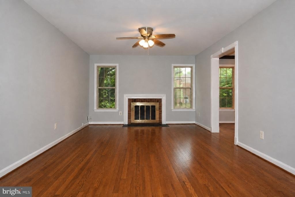 6611 Rosecroft Place - Photo 5