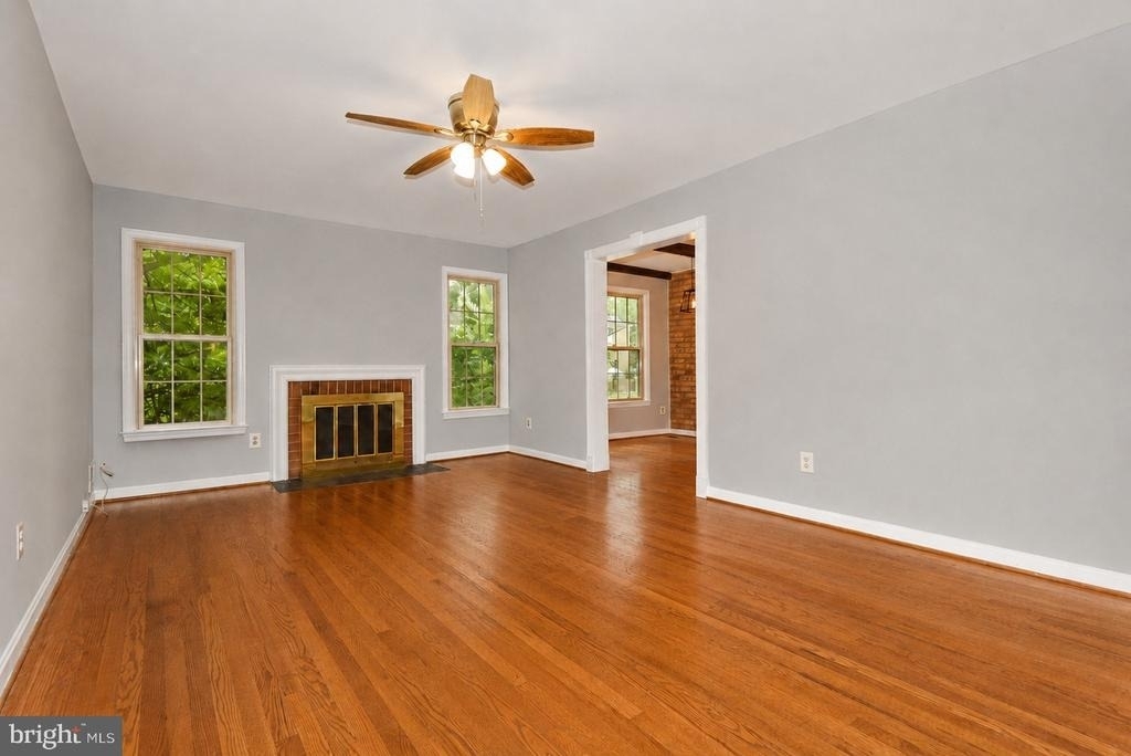 6611 Rosecroft Place - Photo 6