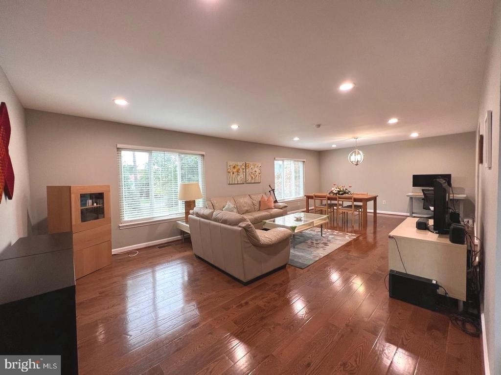 1514 Roundleaf Court - Photo 8