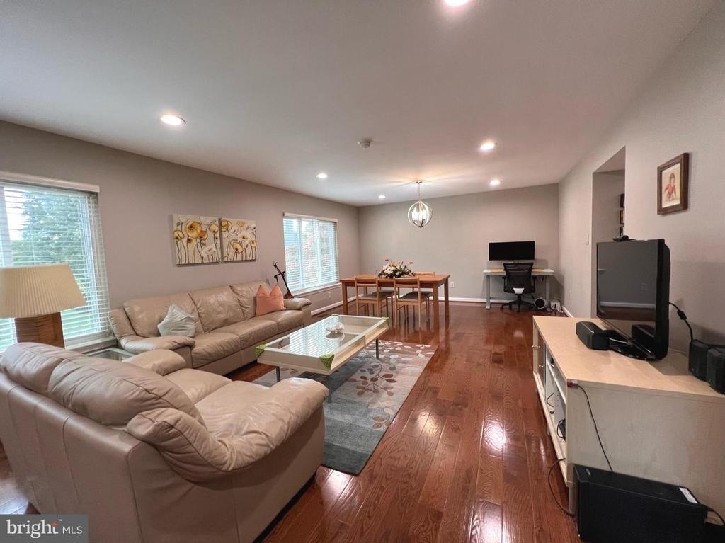 1514 Roundleaf Court - Photo 9
