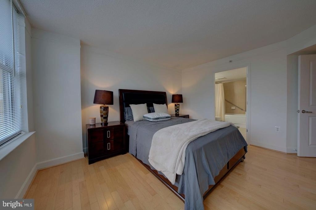 11800 Sunset Hills Road - Photo 25