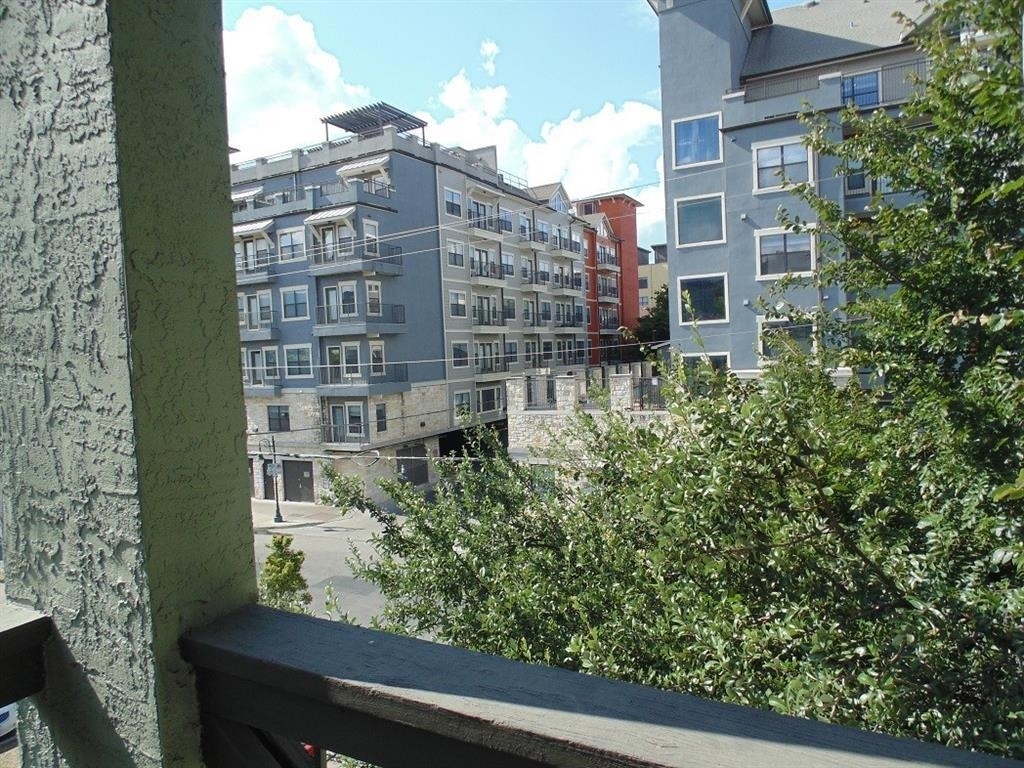 807 W 25th St - Photo 9