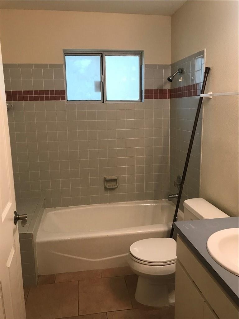 631 W 31st 1/2 St - Photo 9