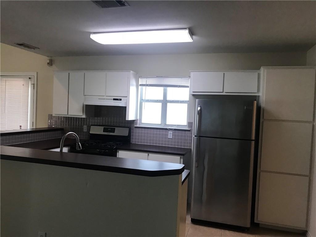 631 W 31st 1/2 St - Photo 4