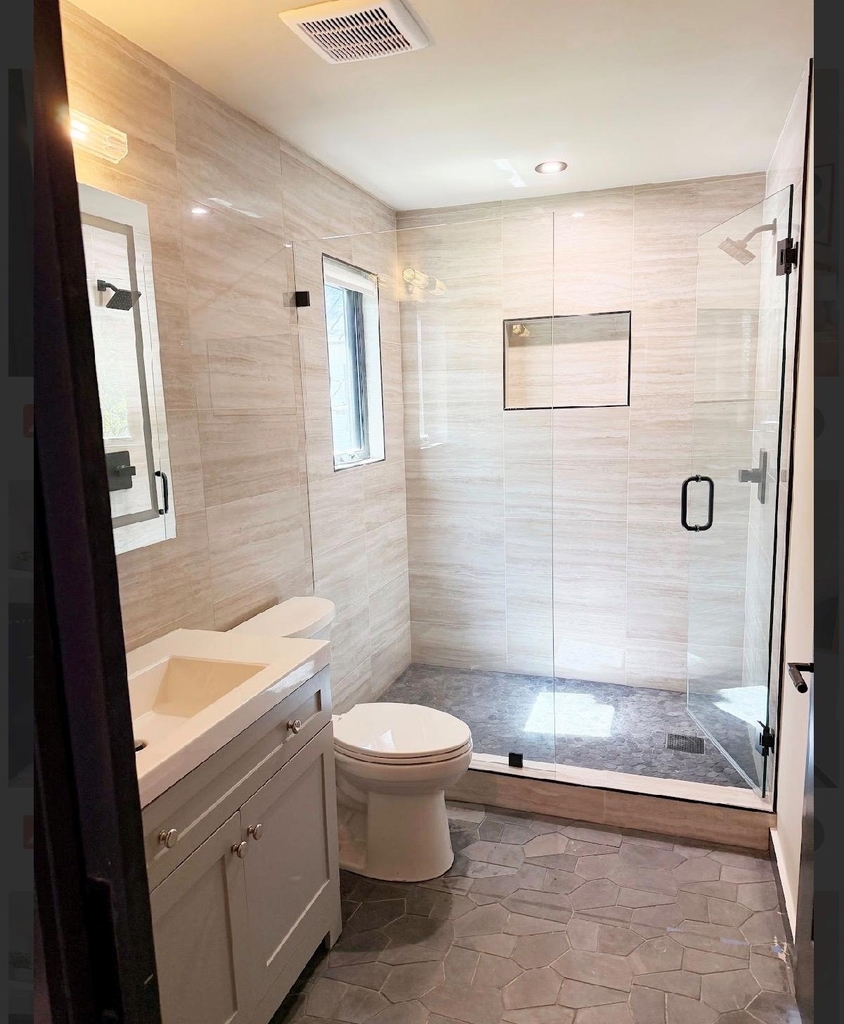 1917 W 37th St - Photo 3