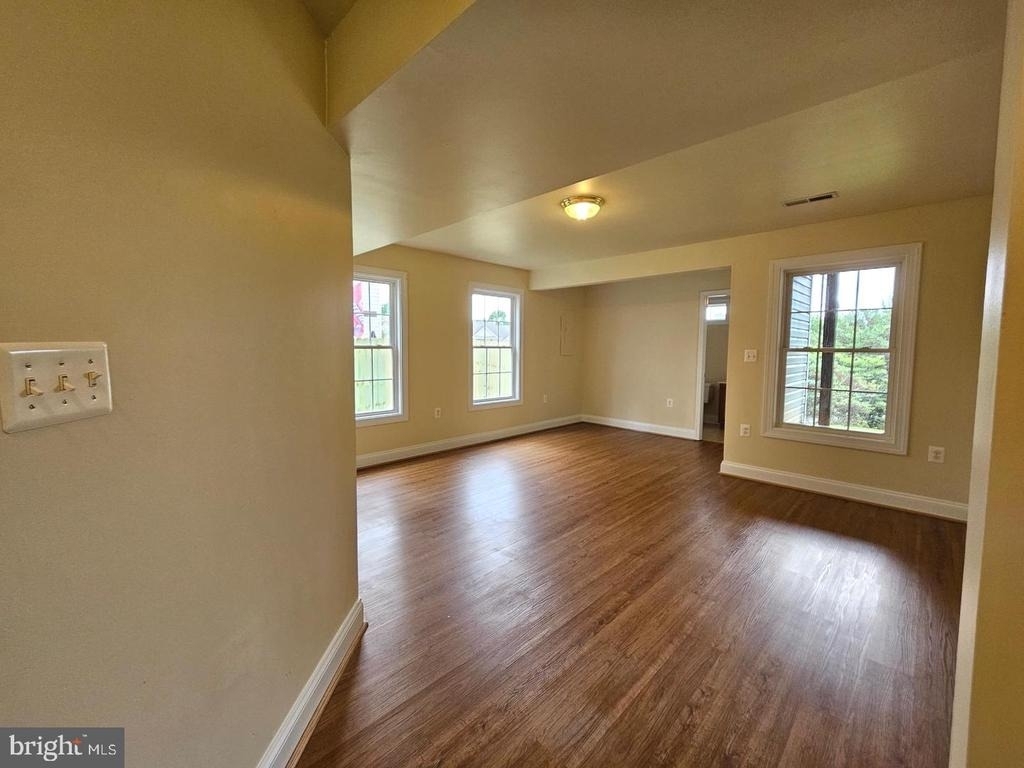 887 Persimmon Place - Photo 2