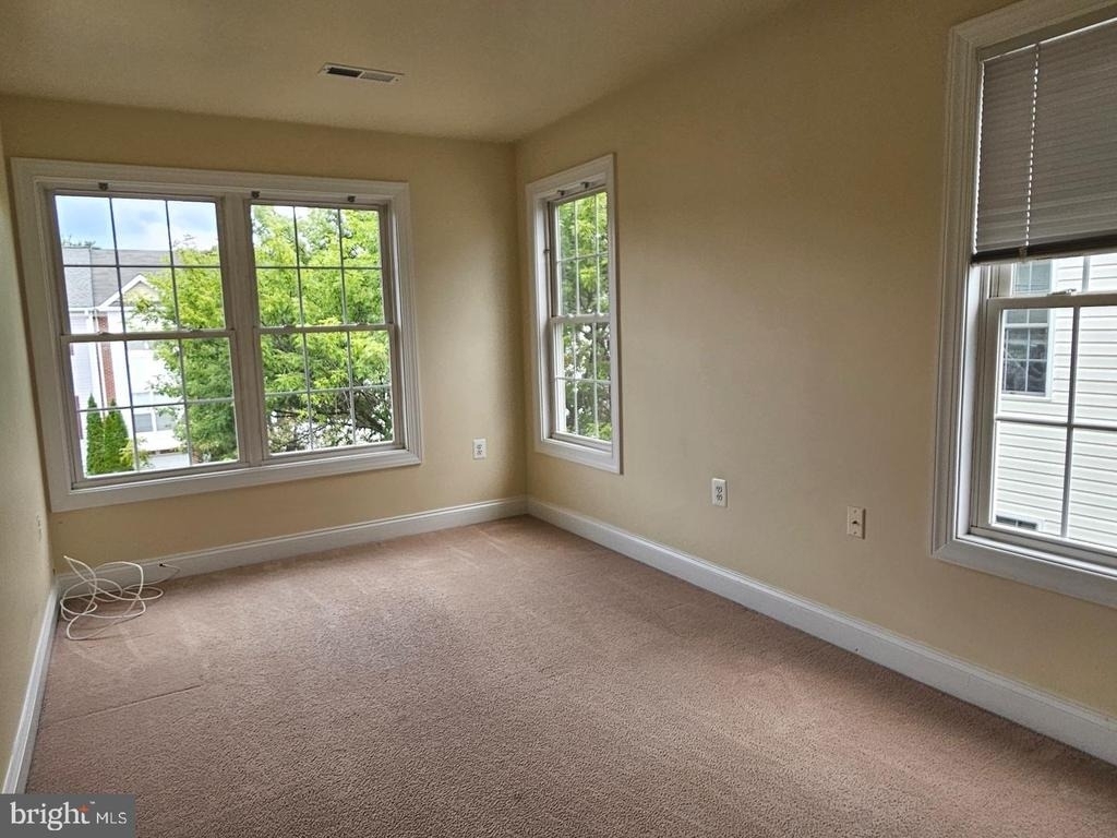 887 Persimmon Place - Photo 15