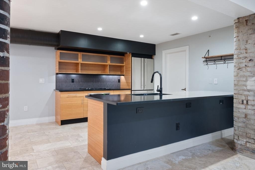 1210 Queen Street - Photo 15