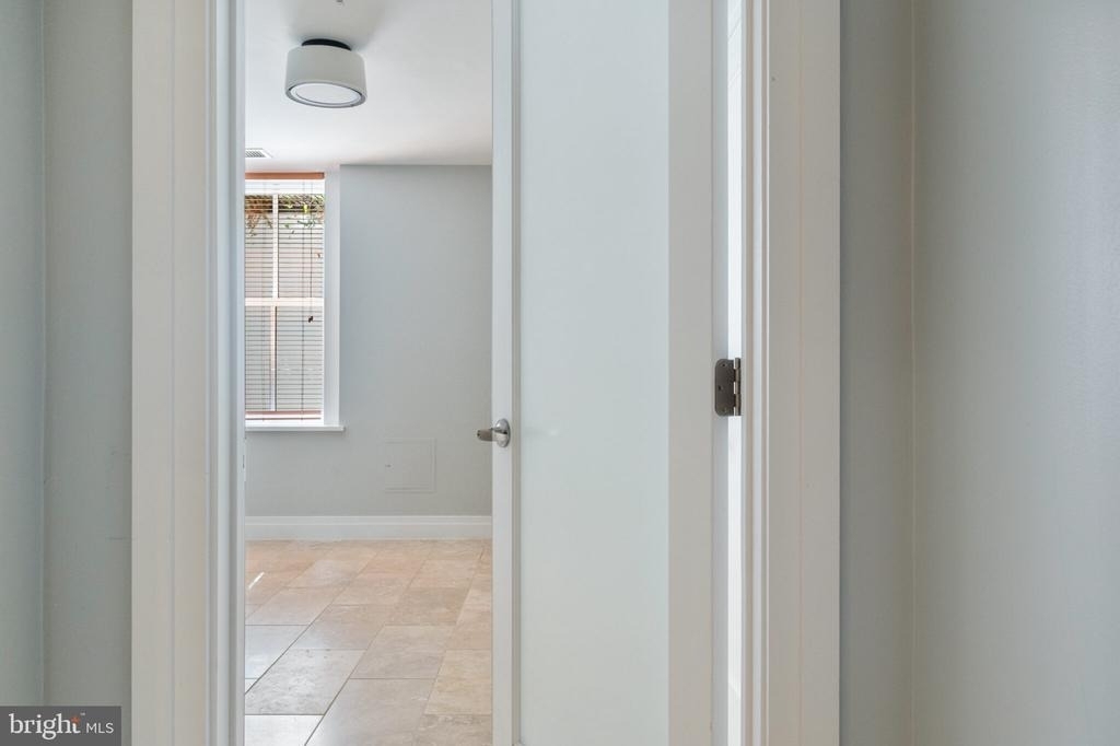 1210 Queen Street - Photo 31